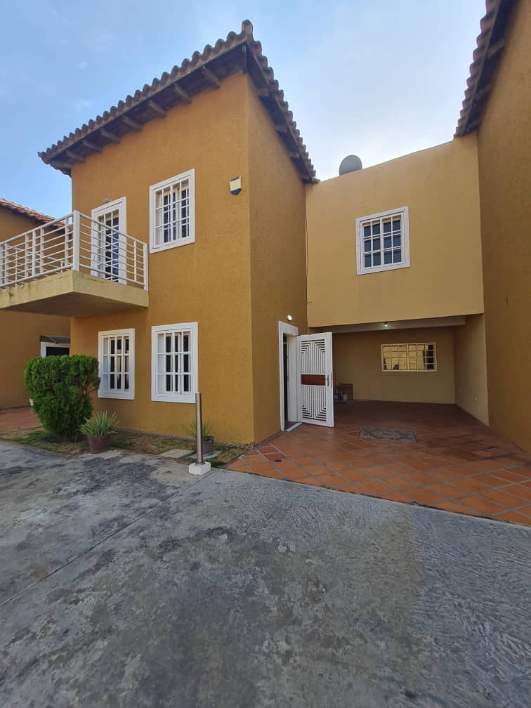 En venta TH Res. Orinokia